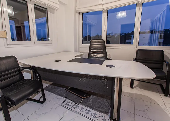 Celestial Garden-Thessaloniki\'S Modern, Eclectic Penthouse With An Amazing View And Veranda